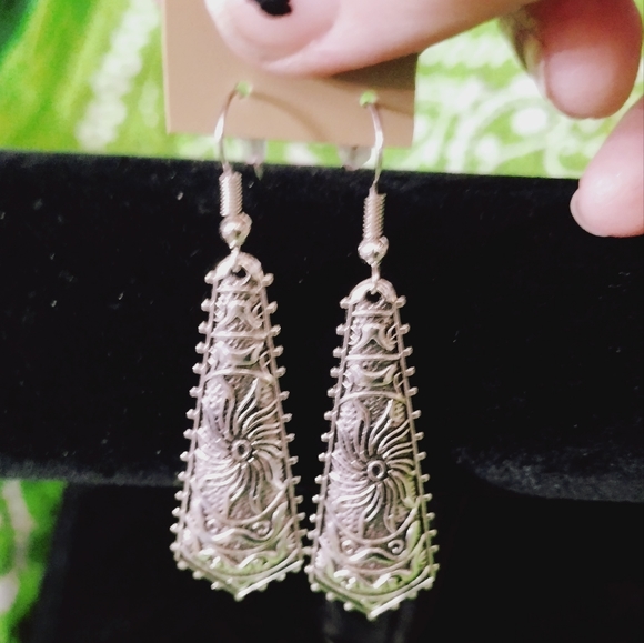 Silver dangle earrings - Picture 3 of 4